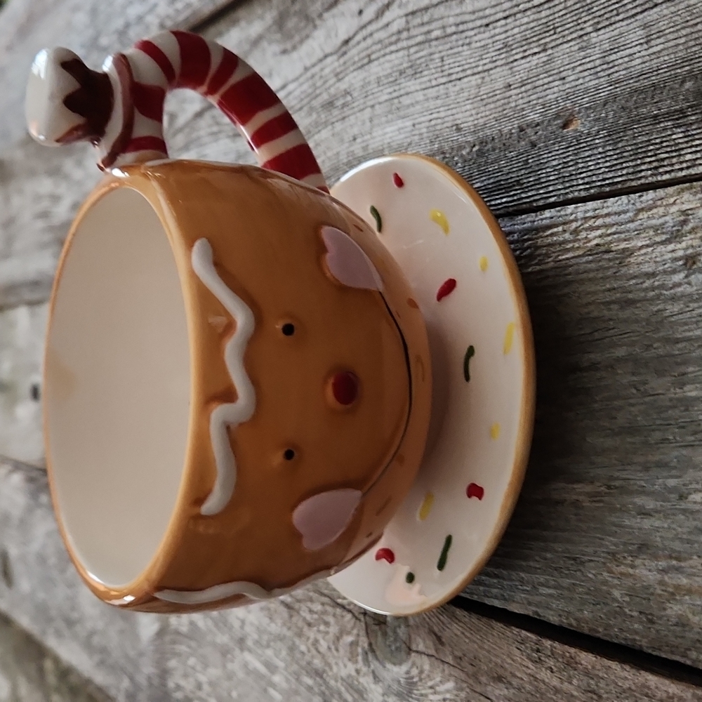 Holiday cup & saucer set